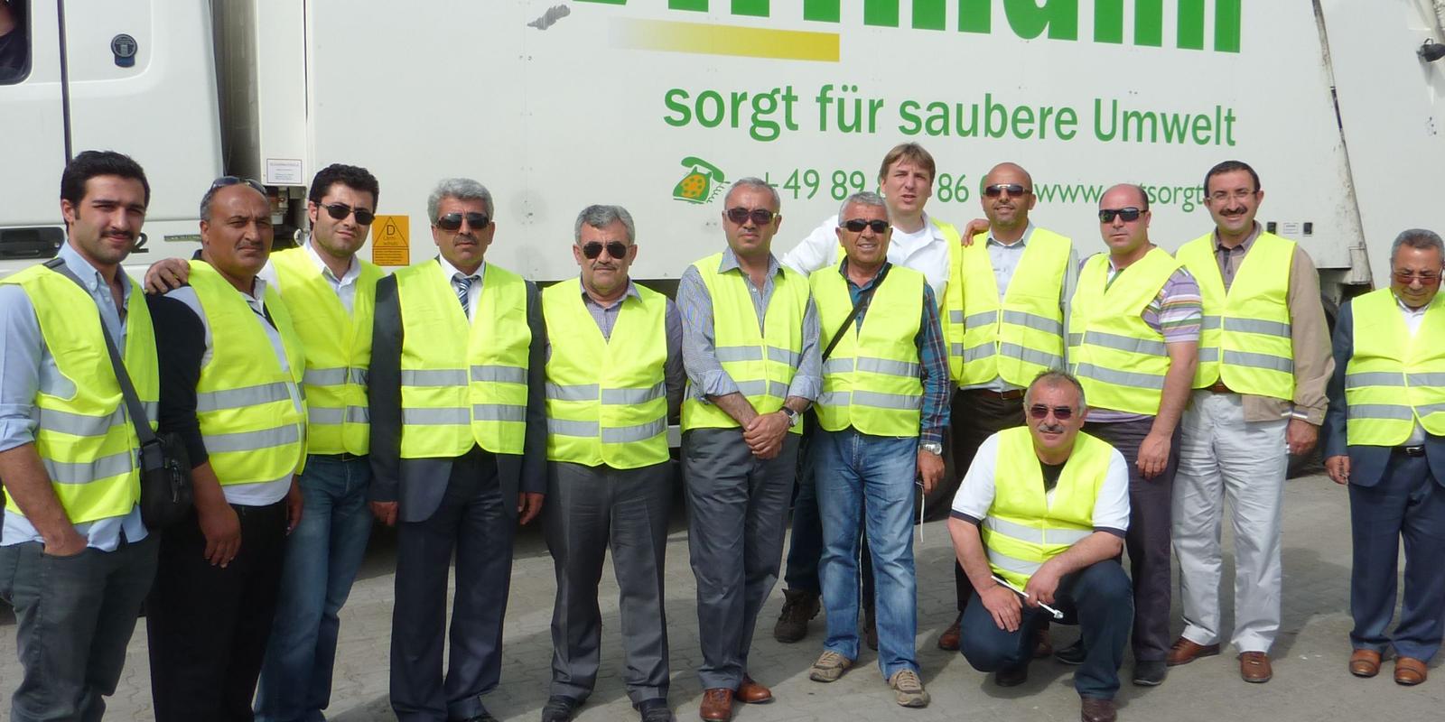Türkische Recycling-Unternehmen zu Gast bei Wittmann